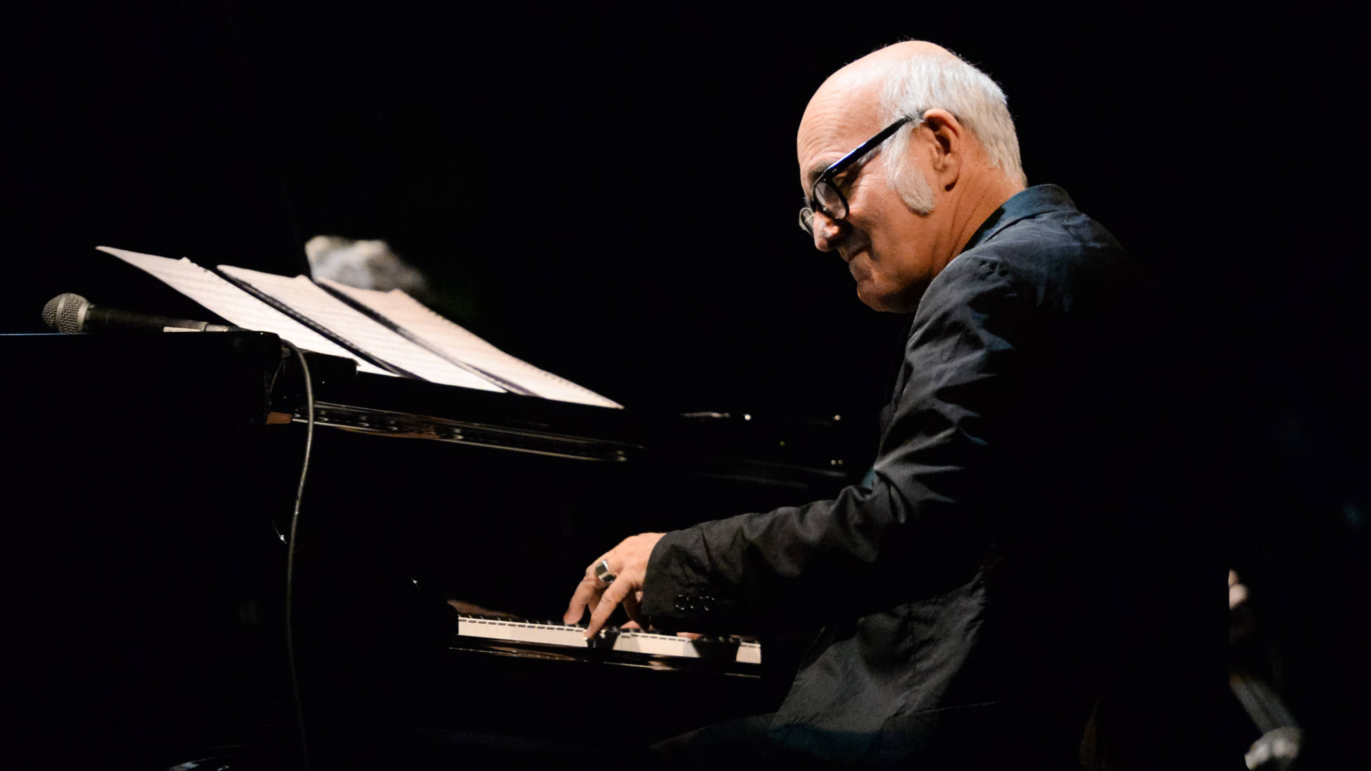 Фортепианный вечер: Ludovico Einaudi 20 октября 2020 – Екатеринбург,  Фабрика – купить билет на концерт | TELE-CLUB.RU